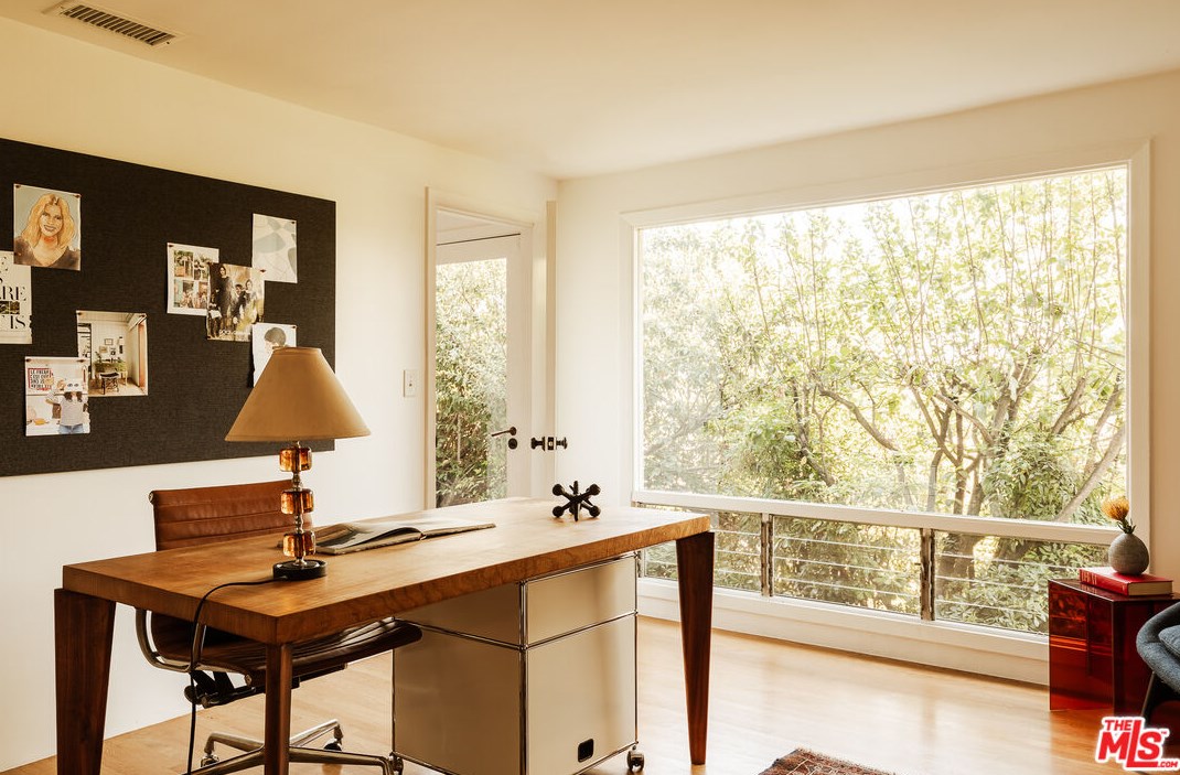 4650 Palmero Dr, Los Angeles CA  90065-4239 exterior