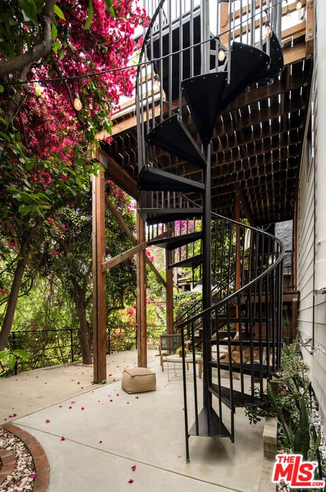 2380 Lake View Ave, Los Angeles CA  90039-4021 exterior