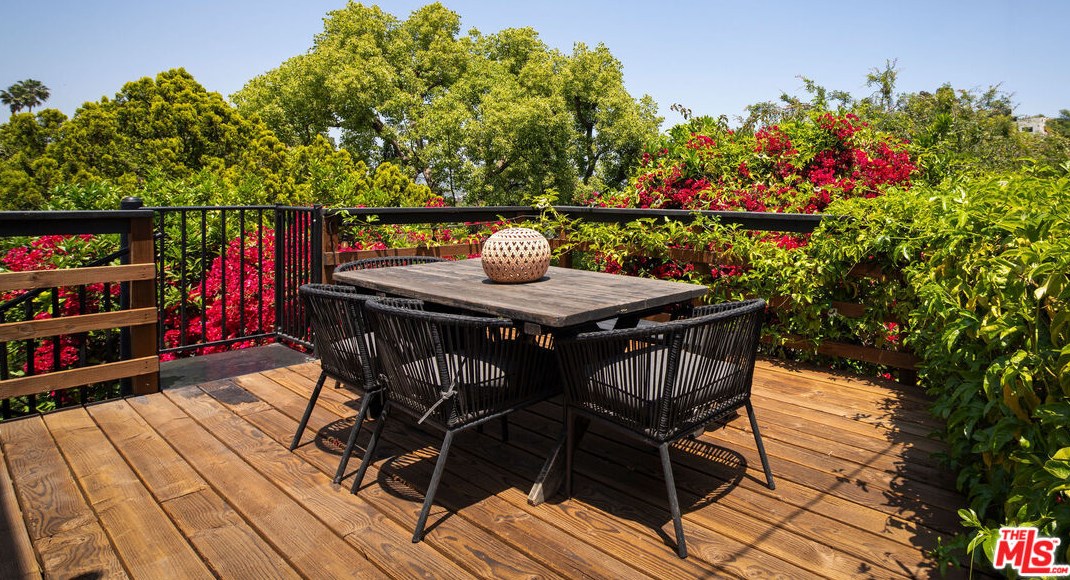 2380 Lake View Ave, Los Angeles CA  90039-4021 exterior