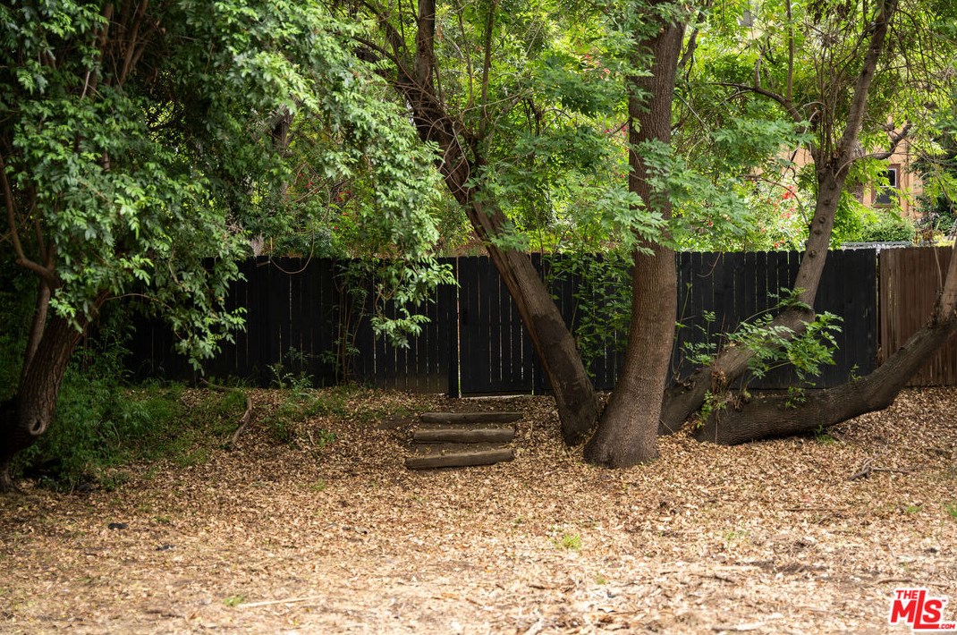 2380 Lake View Ave, Los Angeles CA  90039-4021 exterior