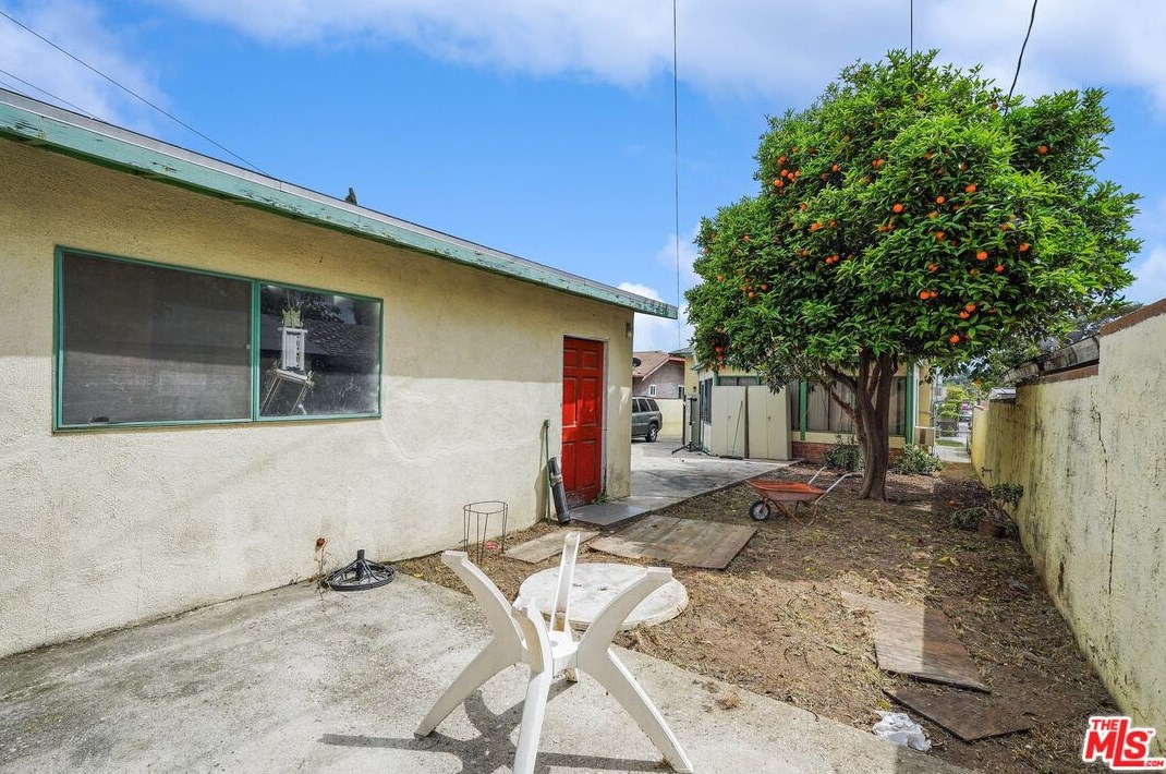 5125 Meridian St, Los Angeles CA  90042-1709 exterior