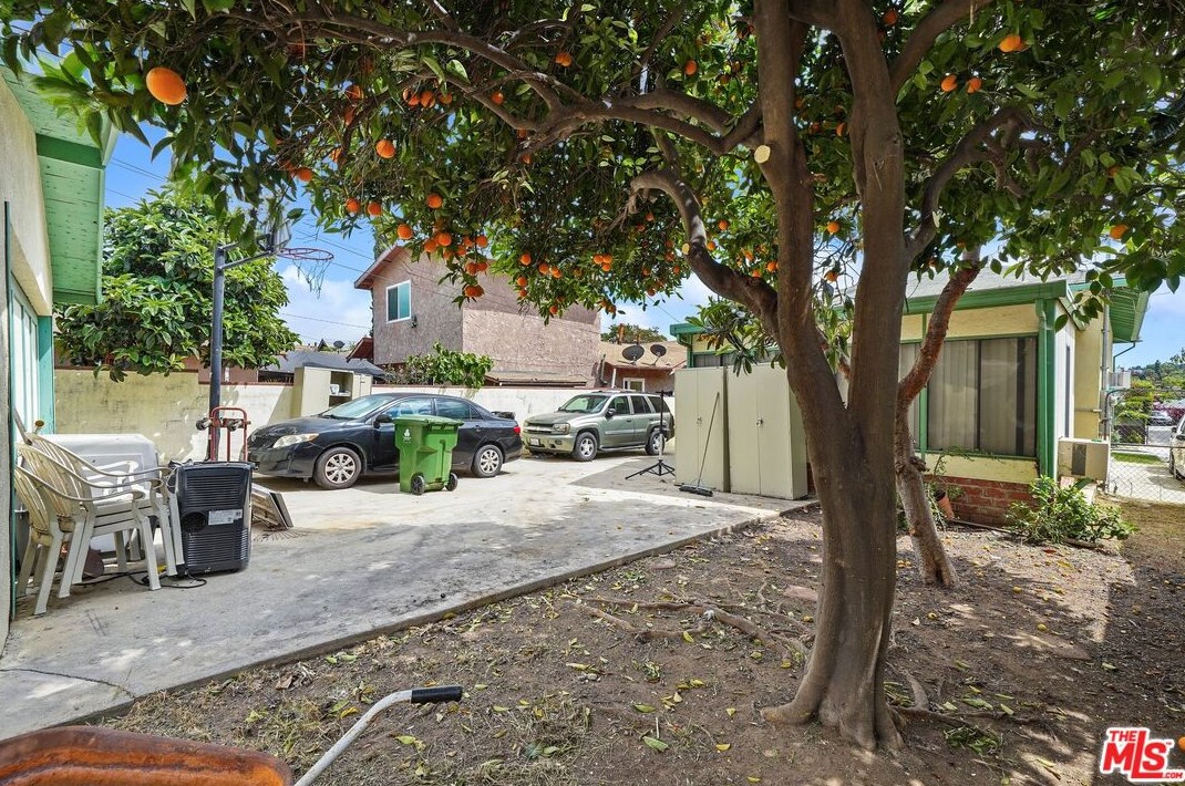 5125 Meridian St, Los Angeles CA  90042-1709 exterior