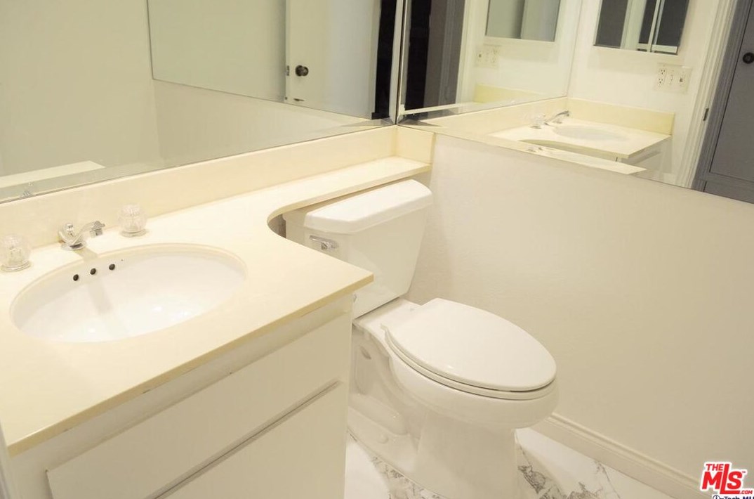 1333 Valley View Rd, Glendale CA  91202-1755 exterior