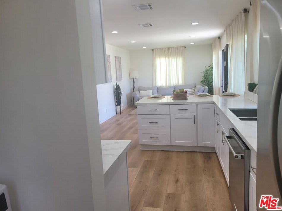 1713 82nd St, Los Angeles CA  90001-4003 exterior