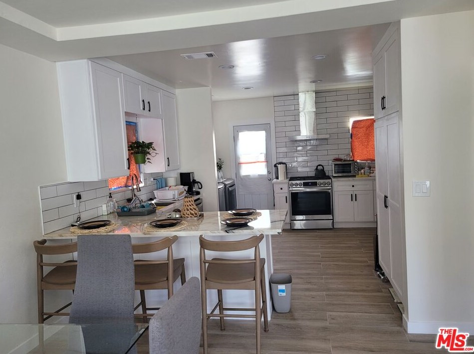 1713 82nd St, Los Angeles CA  90001-4003 exterior