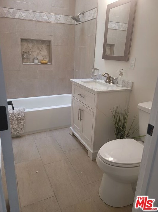 1713 82nd St, Los Angeles CA  90001-4003 exterior