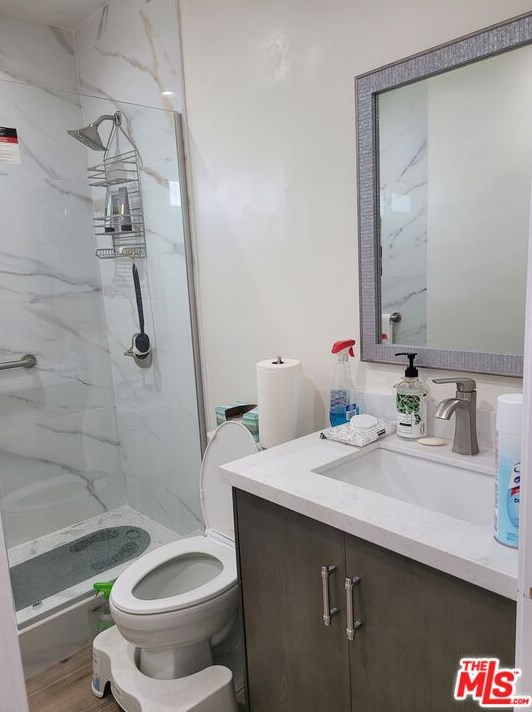 1713 82nd St, Los Angeles CA  90001-4003 exterior