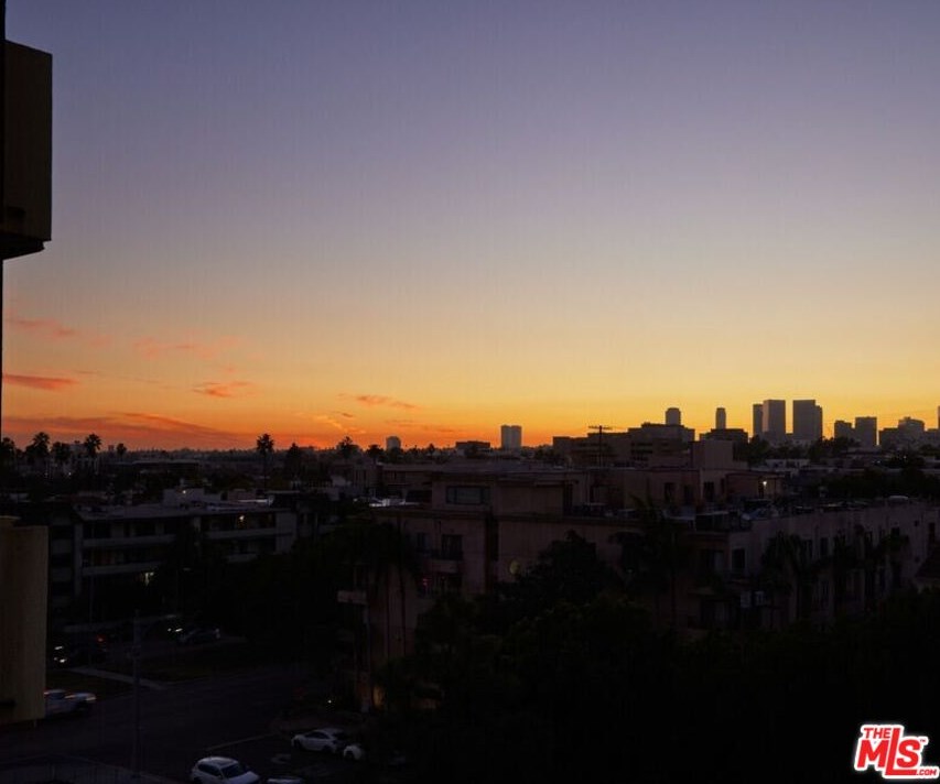 321 San Vicente Blvd, Los Angeles CA  90048-3359 exterior