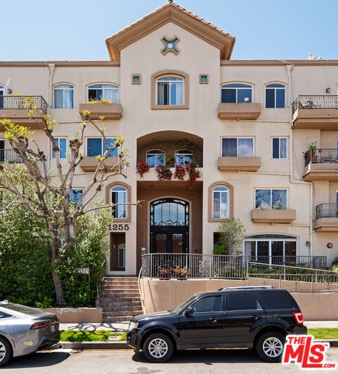 1255 Federal Ave, Los Angeles CA  90025-3972 exterior