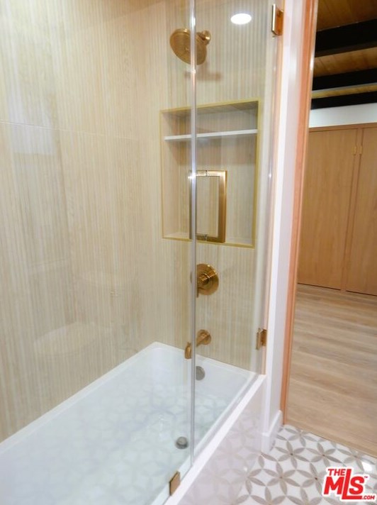 8750 Skyline Dr, Los Angeles CA  90046-1422 exterior