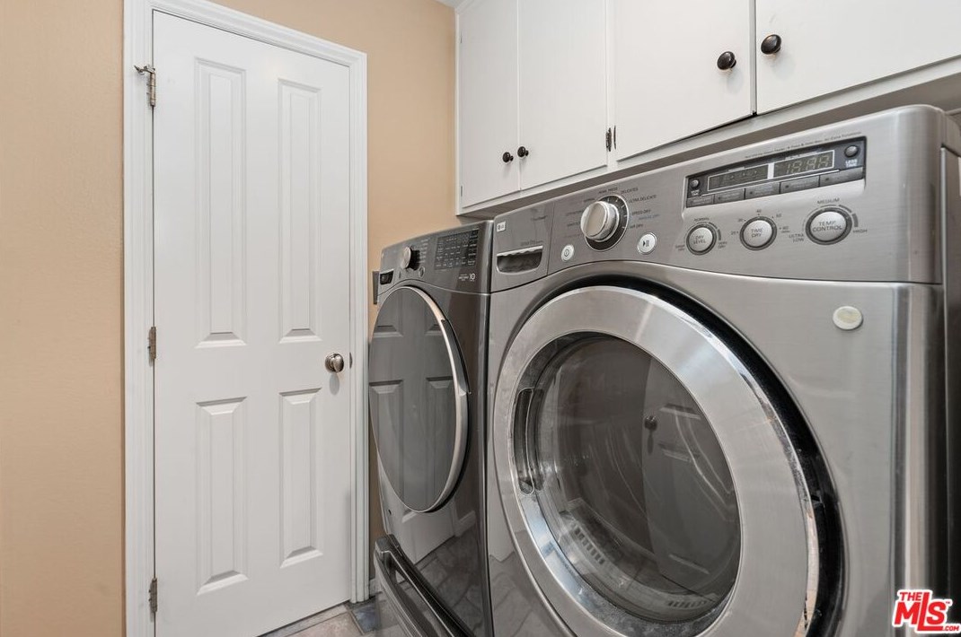 247 Fallbrook Ave, Thousand Oaks CA 91320-4255 exterior