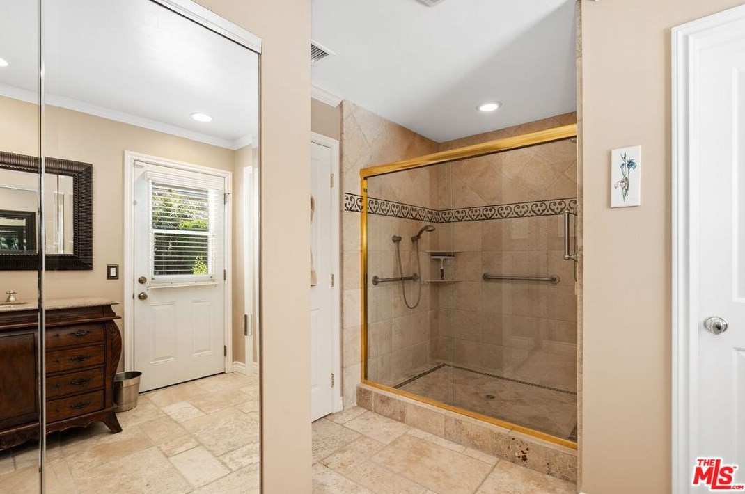 247 Fallbrook Ave, Thousand Oaks CA 91320-4255 exterior