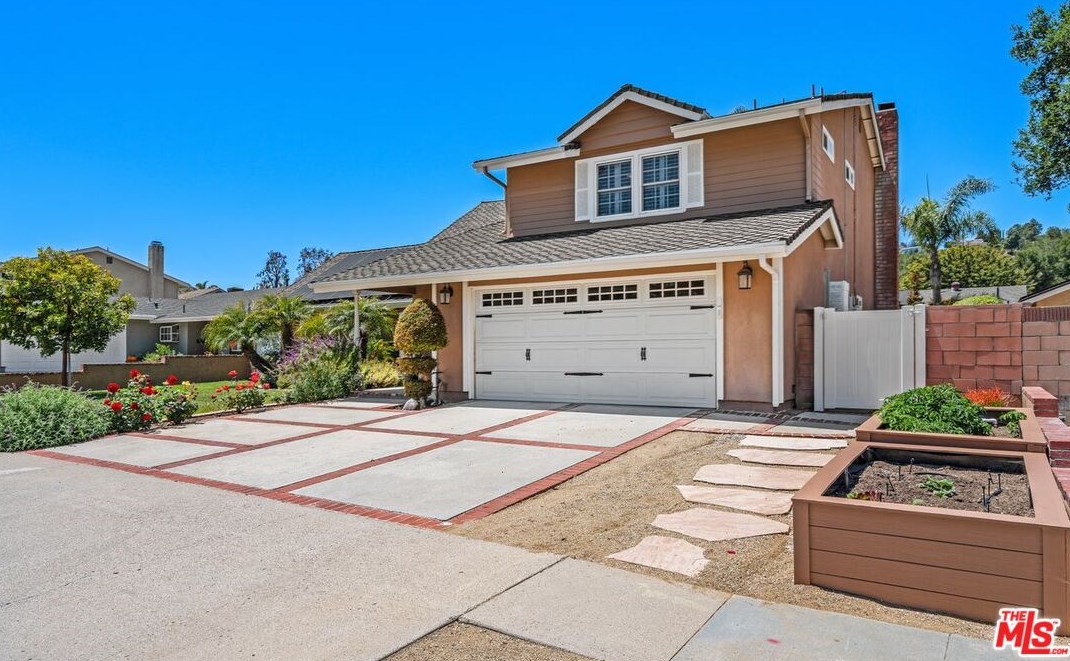 247 Fallbrook Ave, Thousand Oaks CA 91320-4255 exterior