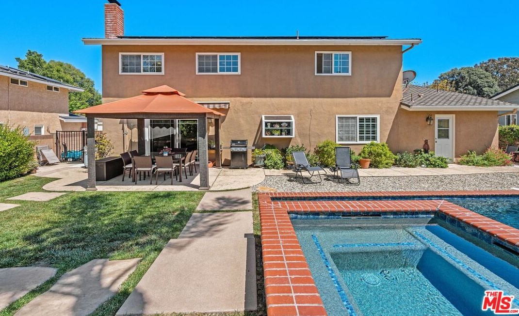 247 Fallbrook Ave, Thousand Oaks CA 91320-4255 exterior