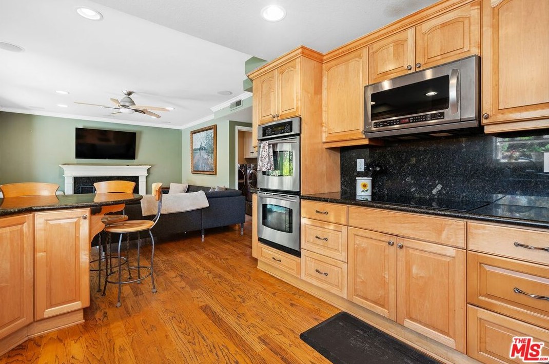 247 Fallbrook Ave, Thousand Oaks CA 91320-4255 exterior