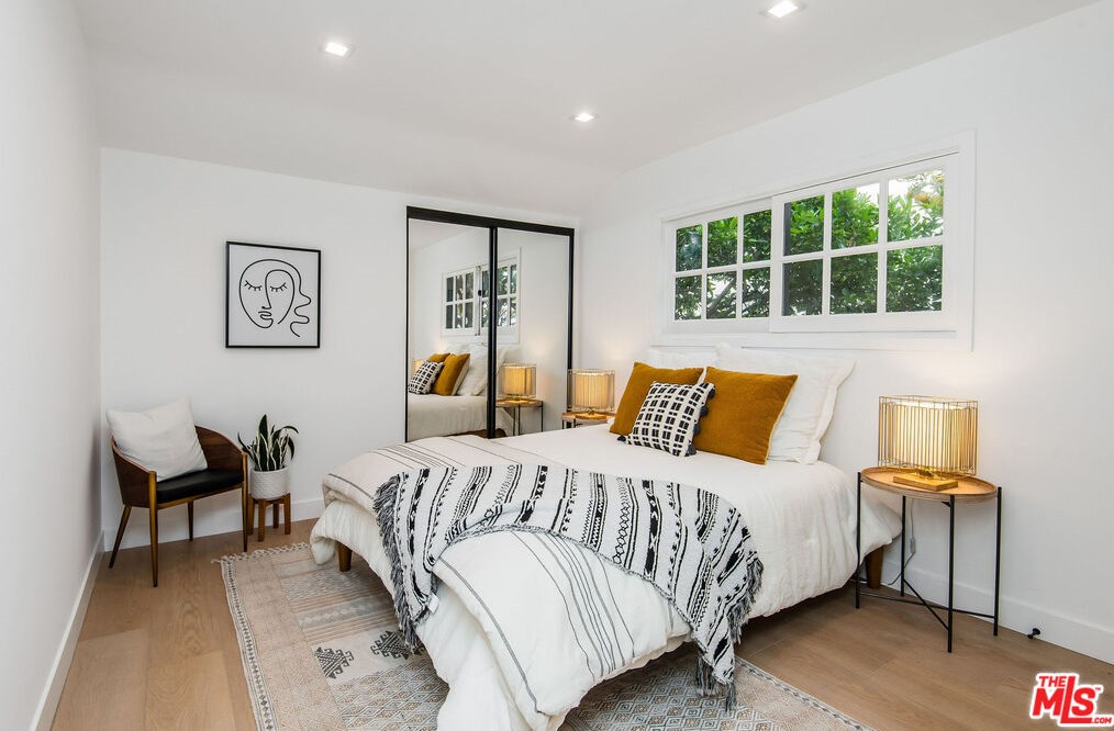 3207 Corinth Ave, Los Angeles CA  90066-1310 exterior