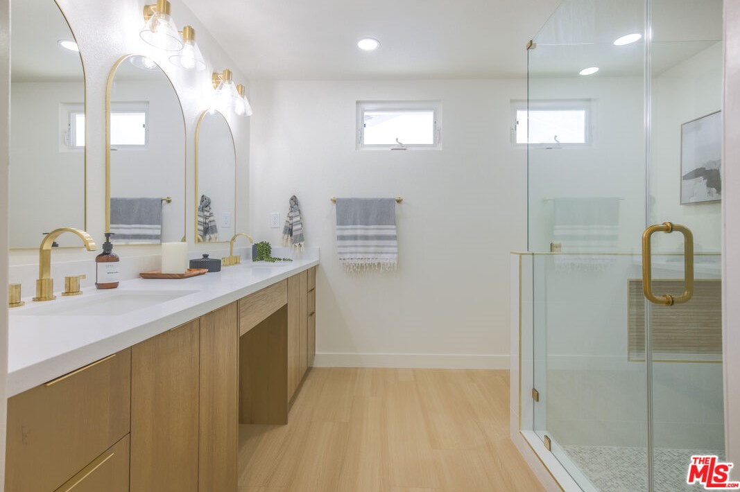 2433 238 St, Torrance CA  90505-4510 exterior