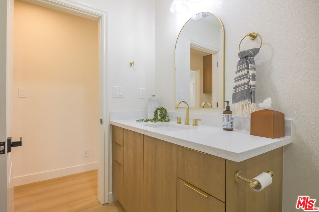 2433 238 St, Torrance CA  90505-4510 exterior