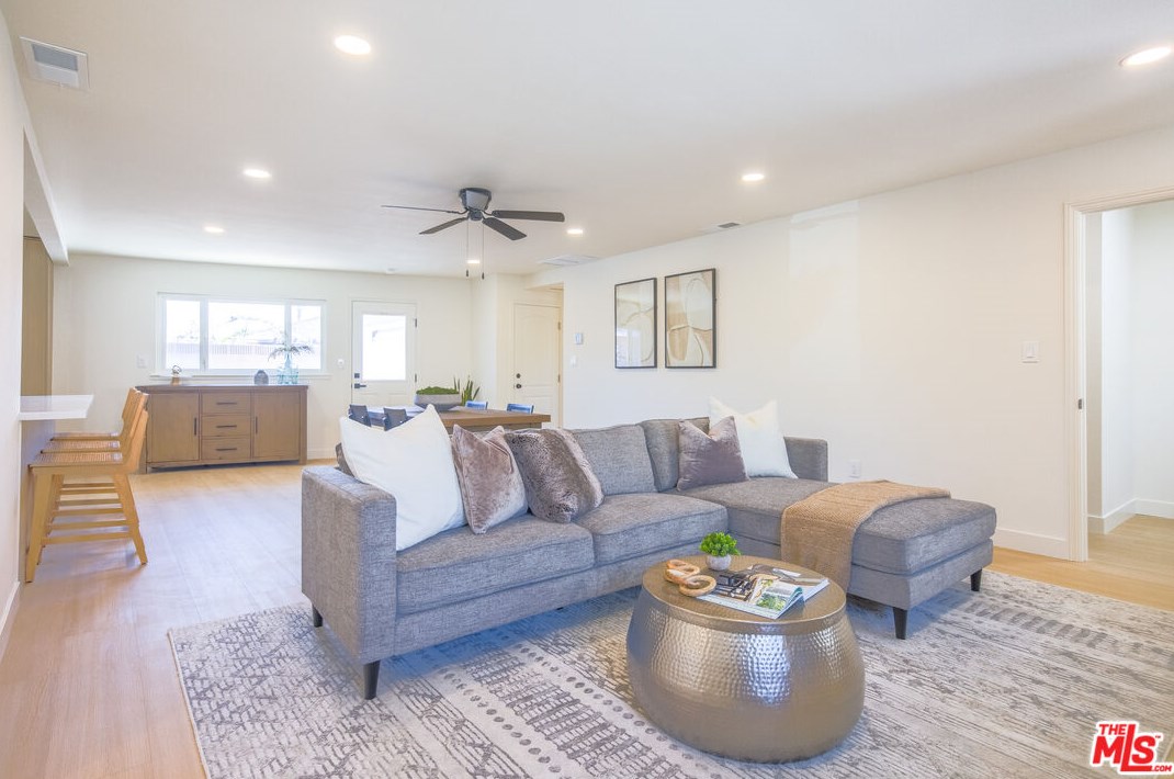 2433 238 St, Torrance CA  90505-4510 exterior