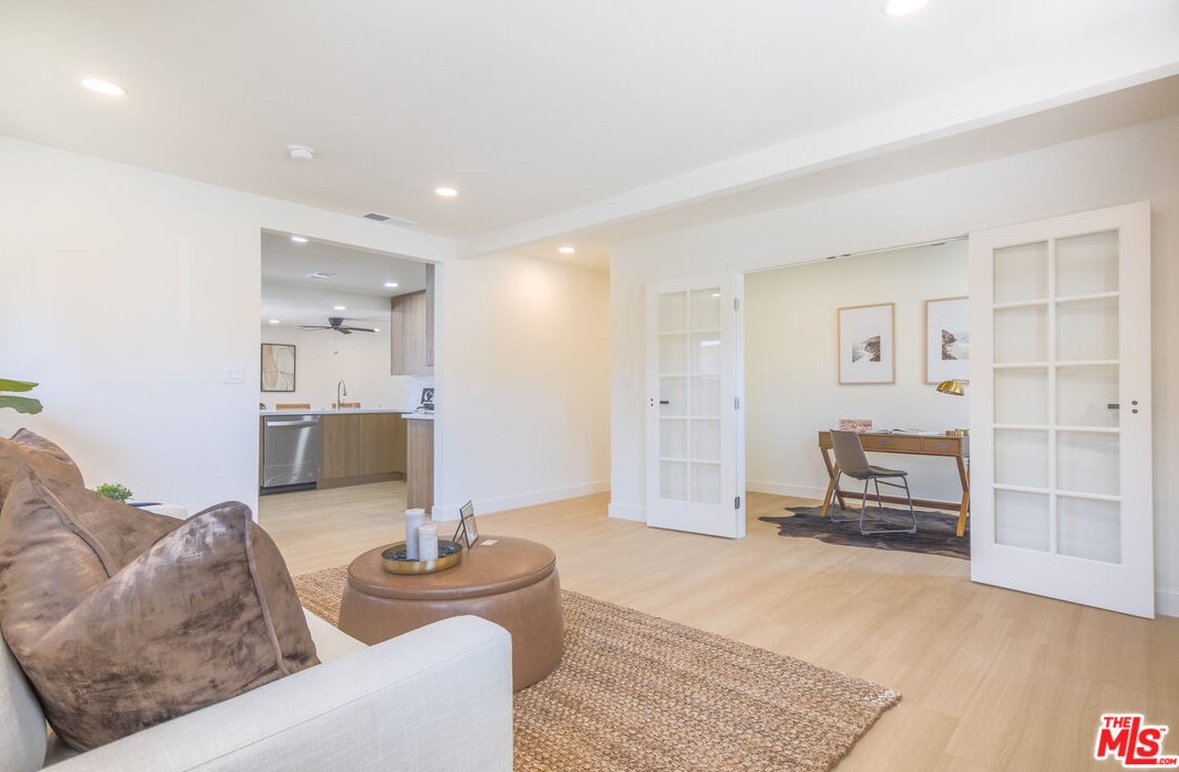 2433 238 St, Torrance CA  90505-4510 exterior