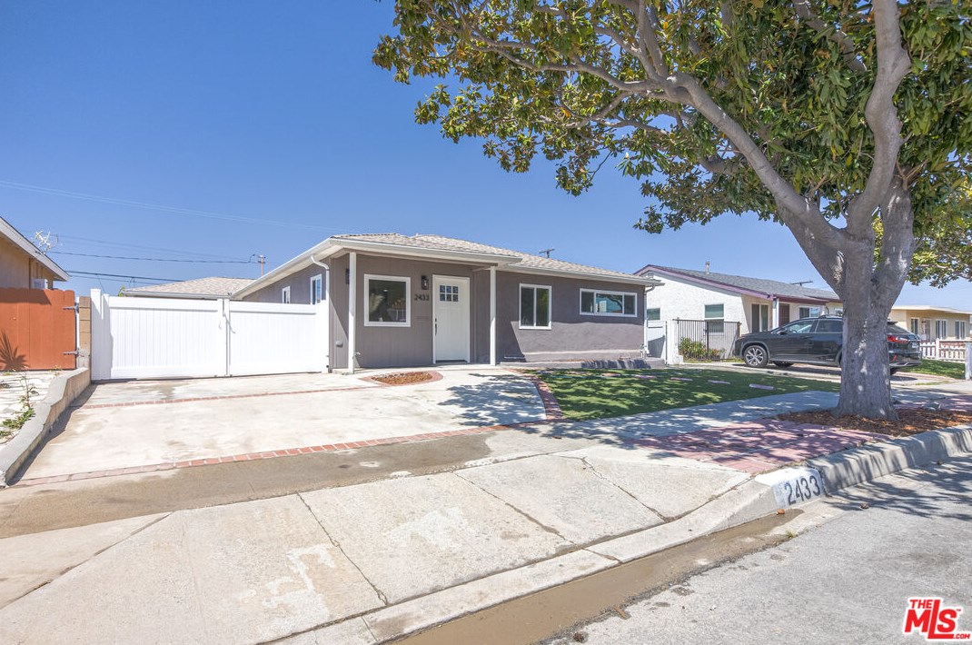 2433 238th St, Torrance CA  90501-5920 exterior