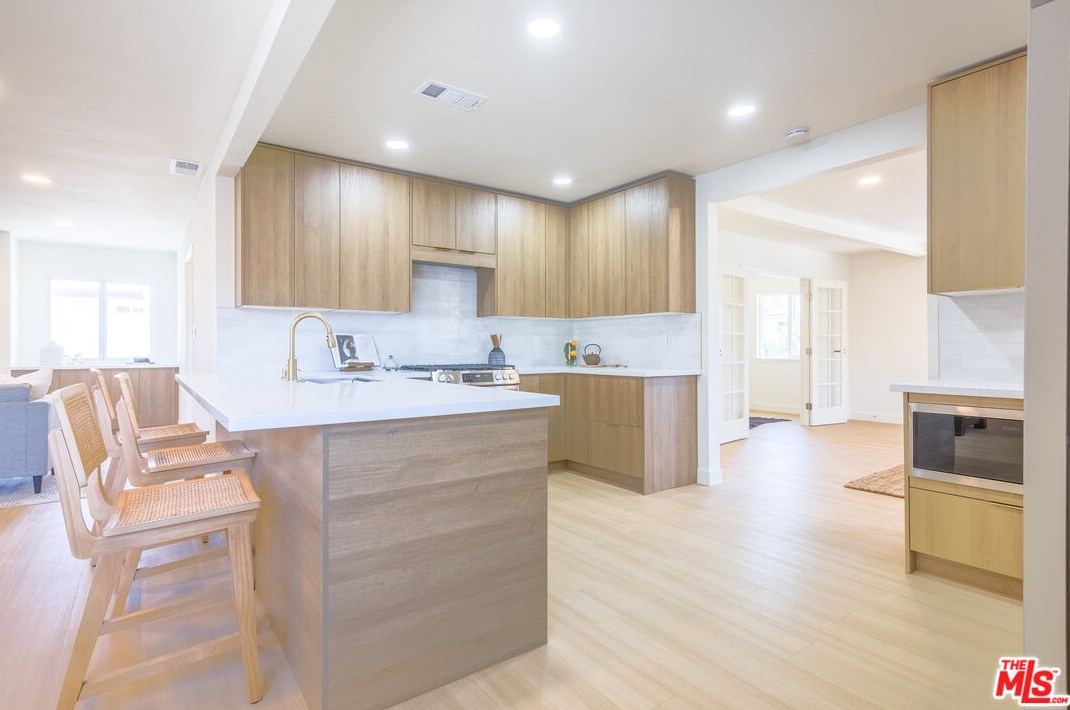 2433 238 St, Torrance CA  90505-4510 exterior