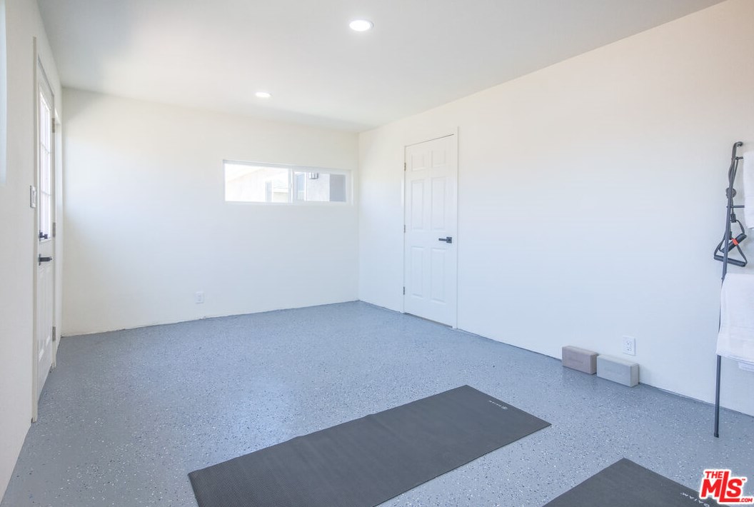 2433 238 St, Torrance CA  90505-4510 exterior