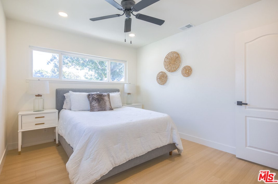 2433 238 St, Torrance CA  90505-4510 exterior