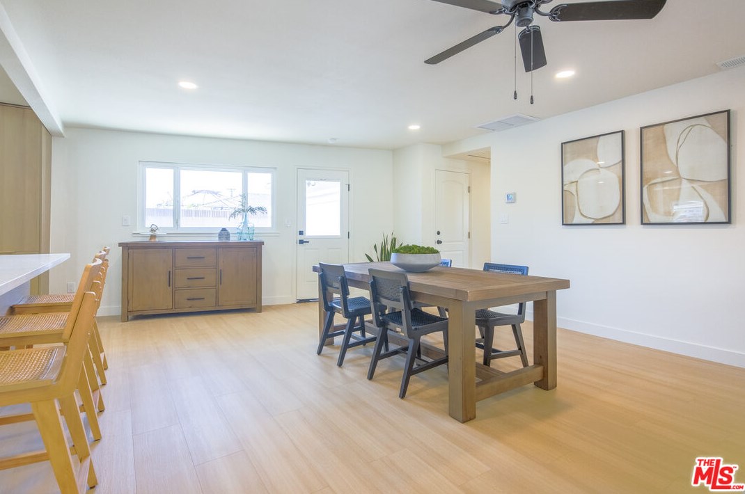 2433 238 St, Torrance CA  90505-4510 exterior