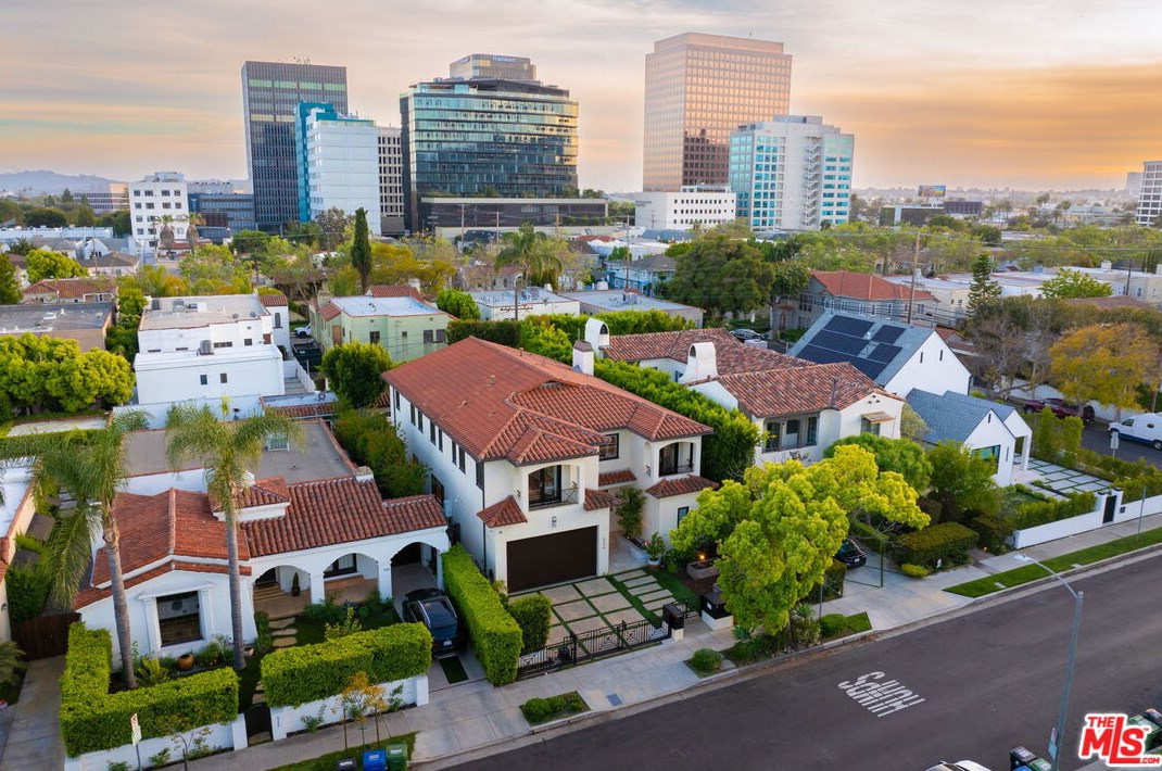 6370 Lindenhurst Ave, Los Angeles CA  90048-4730 exterior