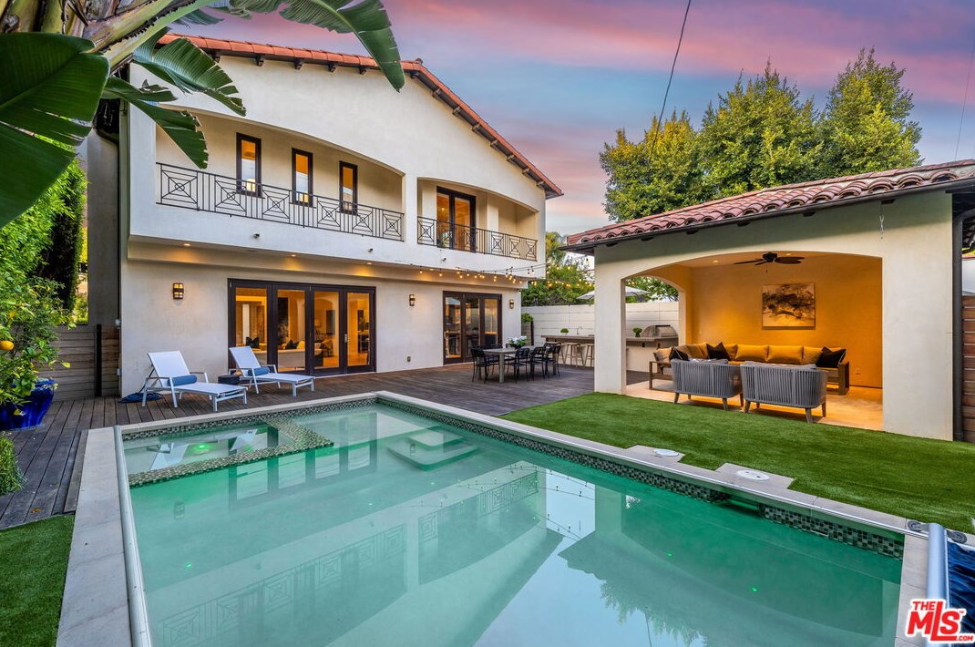 6370 Lindenhurst Ave, Los Angeles CA  90048-4730 exterior