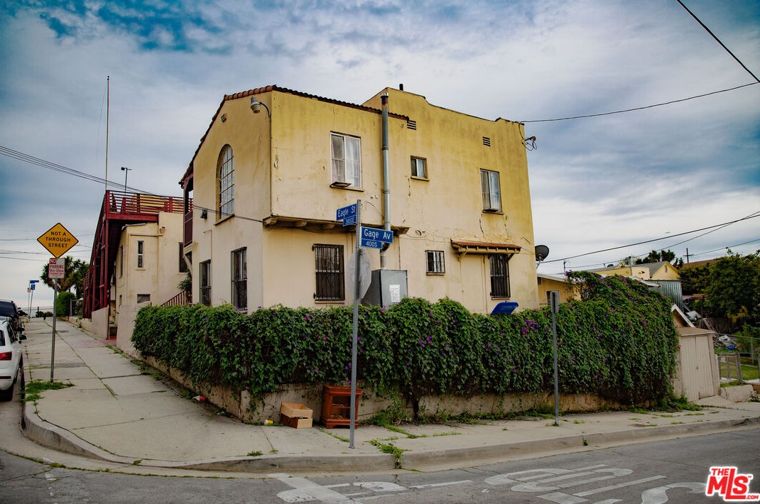3860 Eagle St, Los Angeles CA  90063-1540 exterior