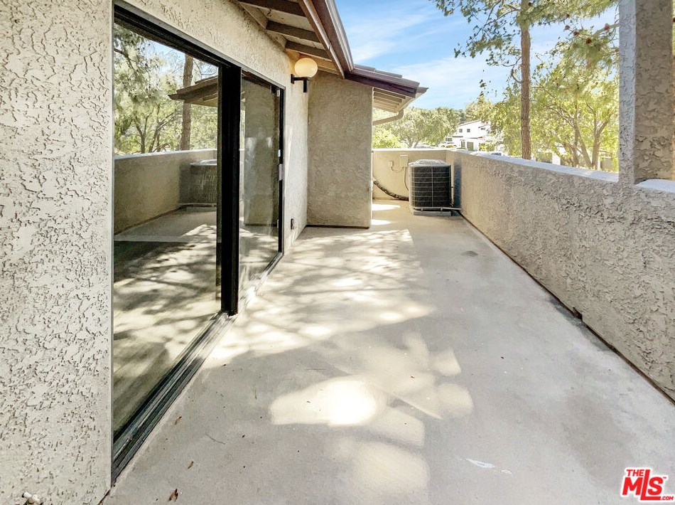 1635 Charterwood Ct, Thousand Oaks CA 91362-2780 exterior