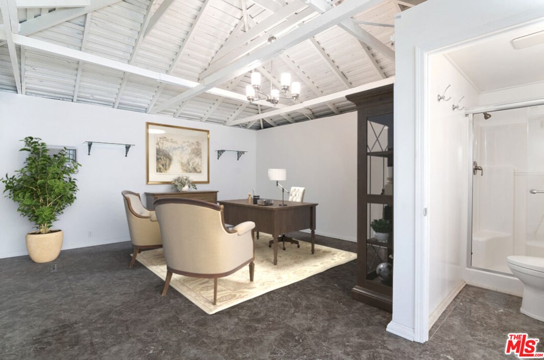 11840 Stanwood Dr, Los Angeles CA  90066-1122 exterior