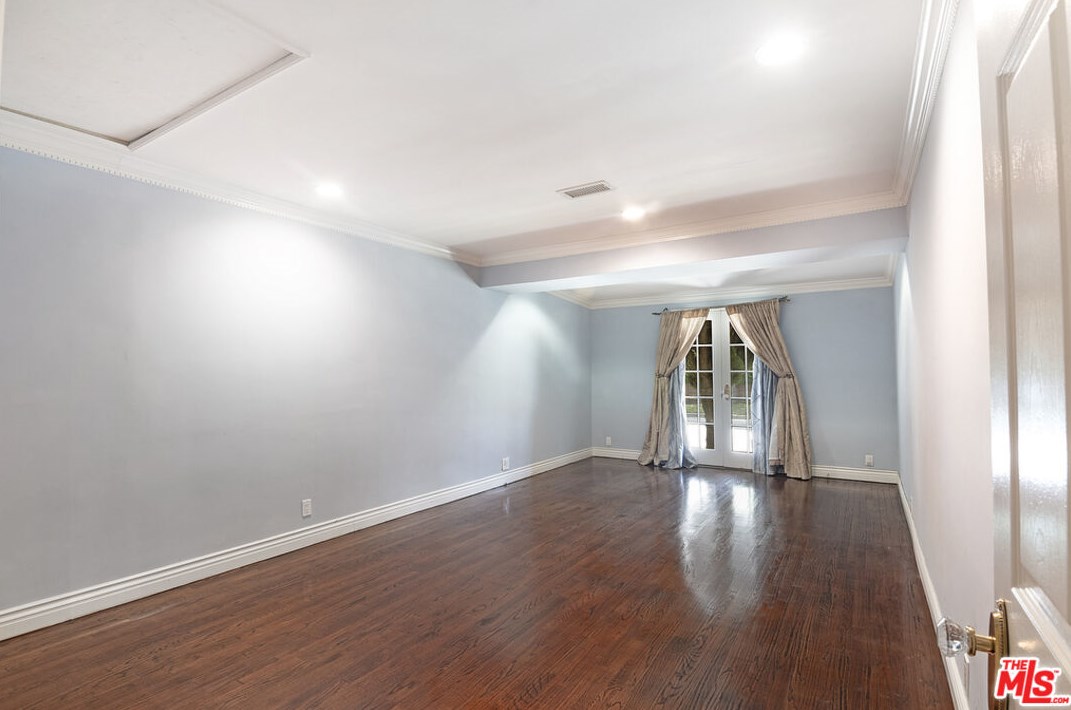 11840 Stanwood Dr, Los Angeles CA  90066-1122 exterior