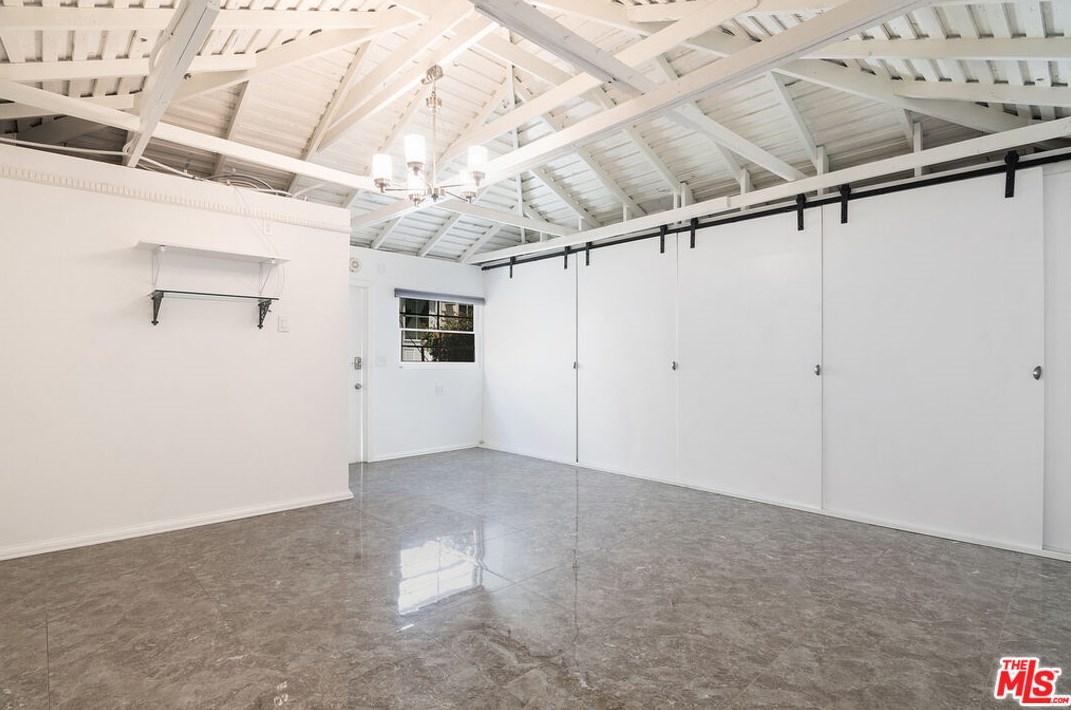 11840 Stanwood Dr, Los Angeles CA  90066-1122 exterior