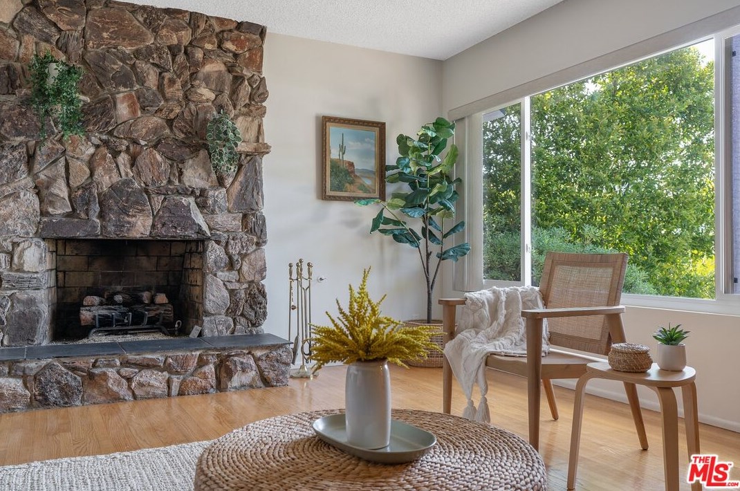 1505 Mariposa Ave, El Segundo CA 90245-3229 exterior