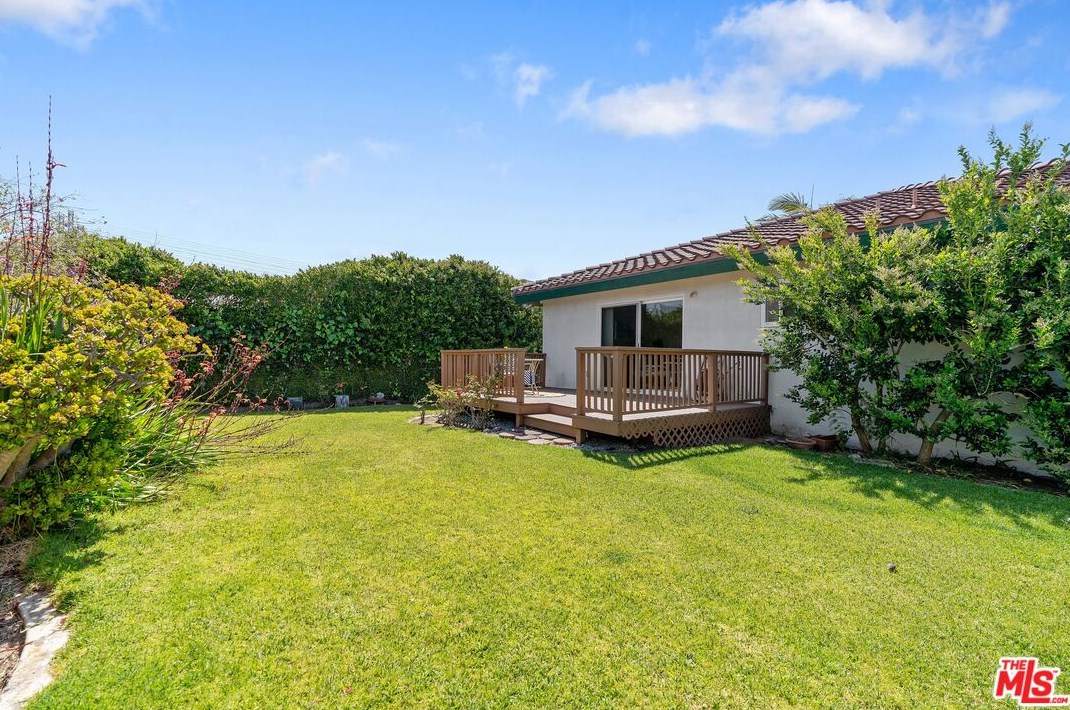 1505 Mariposa Ave, El Segundo CA 90245-3229 exterior