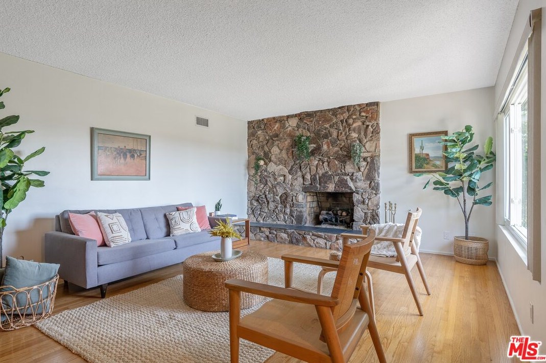 1505 Mariposa Ave, El Segundo CA  90245-3229 exterior