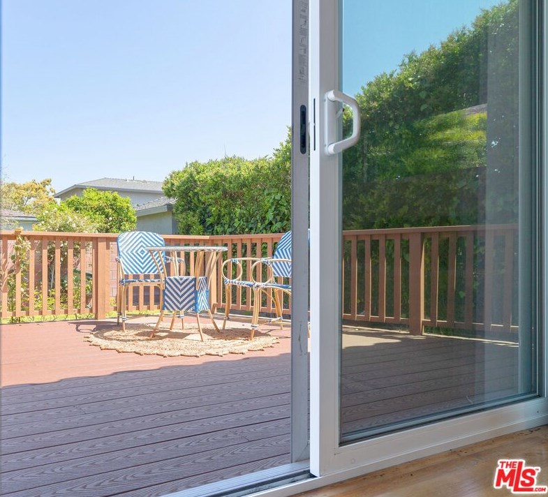 1505 Mariposa Ave, El Segundo CA 90245-3229 exterior