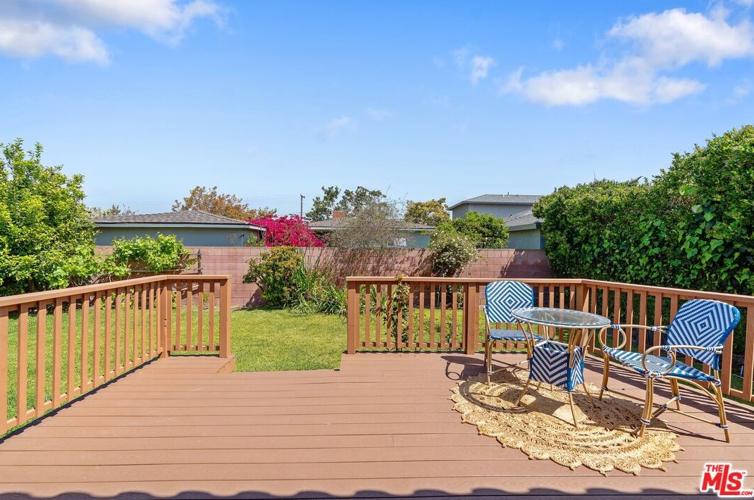 1505 Mariposa Ave, El Segundo CA 90245-3229 exterior