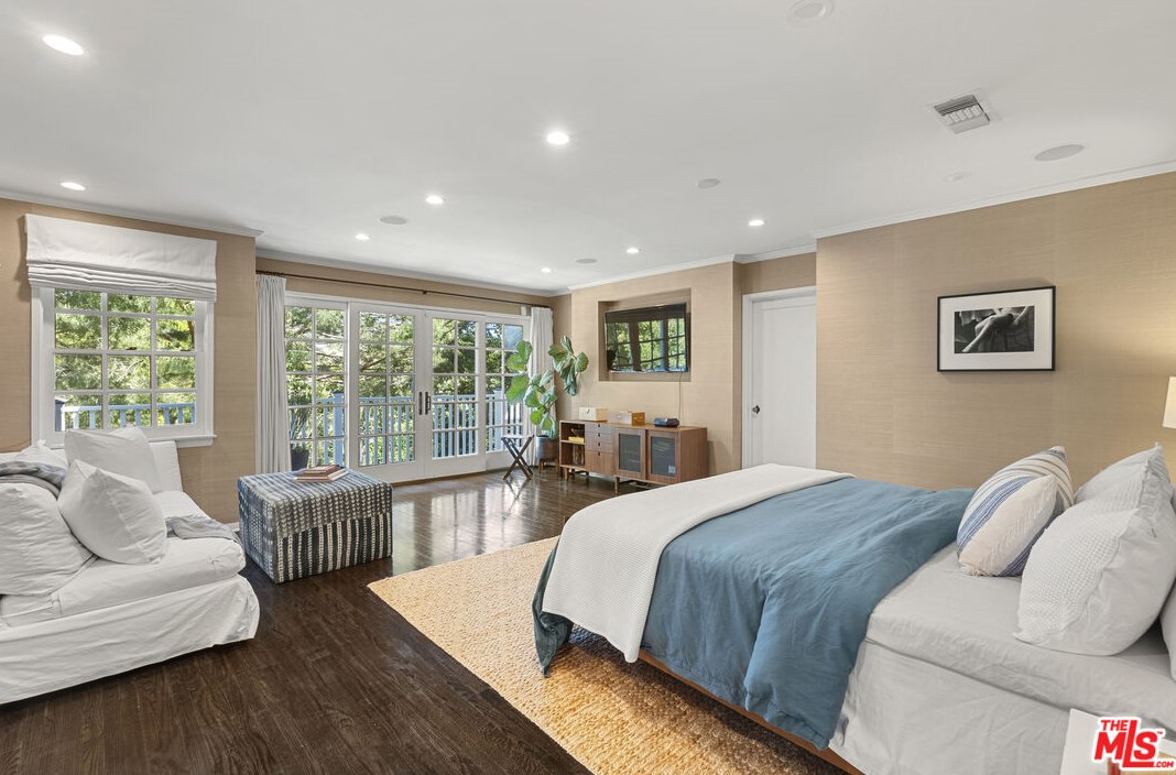 7613 Willow Glen Rd, Los Angeles CA  90046-1655 exterior