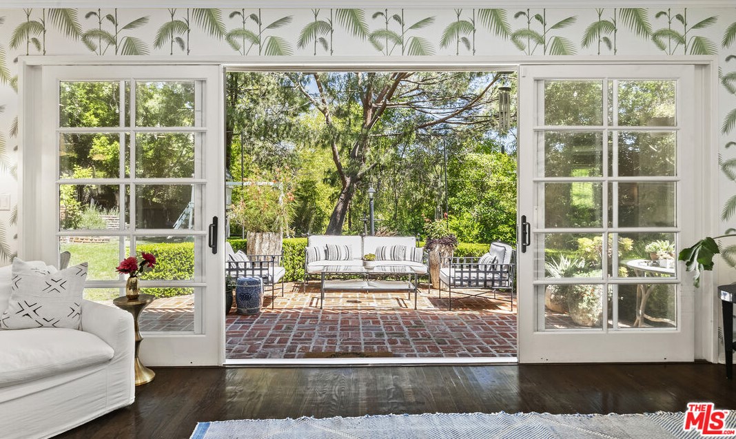 7613 Willow Glen Rd, Los Angeles CA  90046-1655 exterior