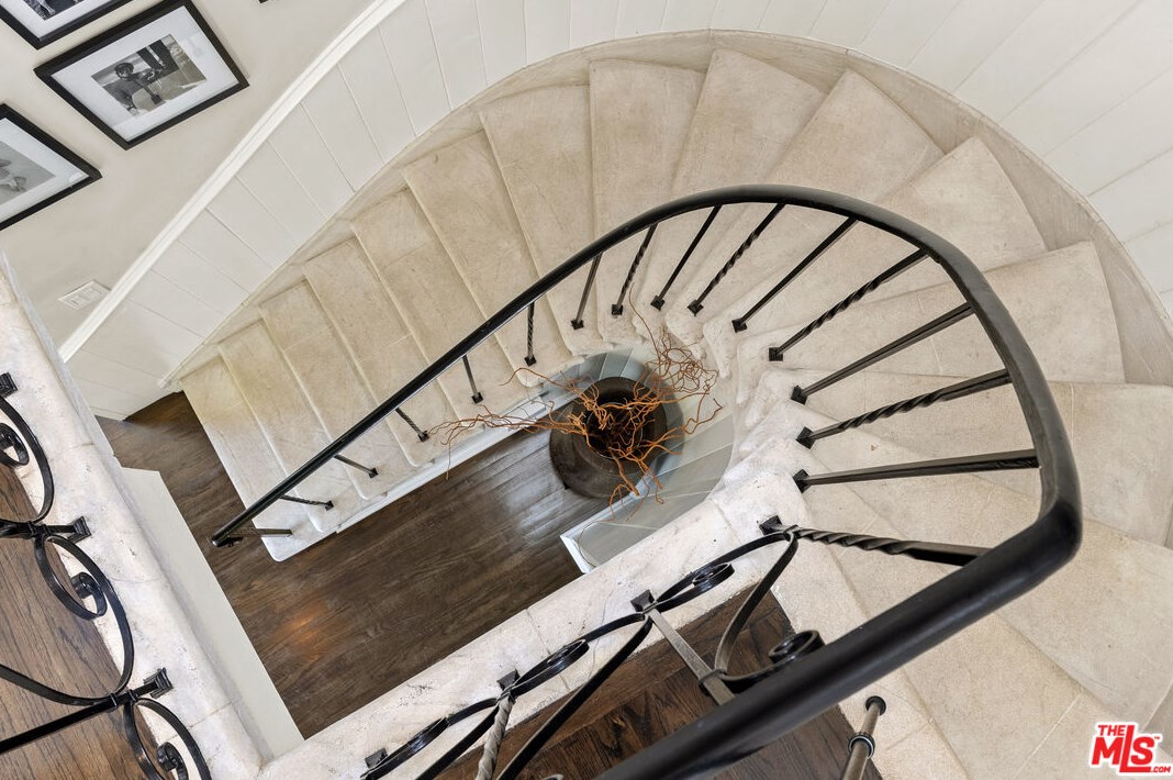 7613 Willow Glen Rd, Los Angeles CA  90046-1655 exterior