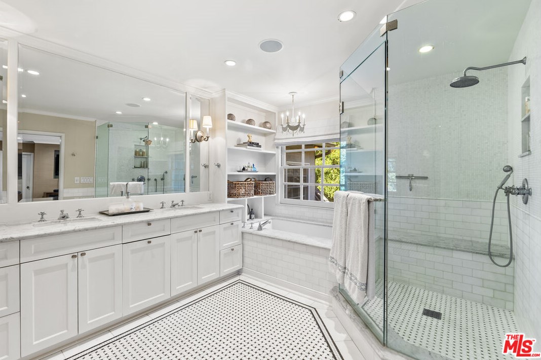 7613 Willow Glen Rd, Los Angeles CA  90046-1655 exterior