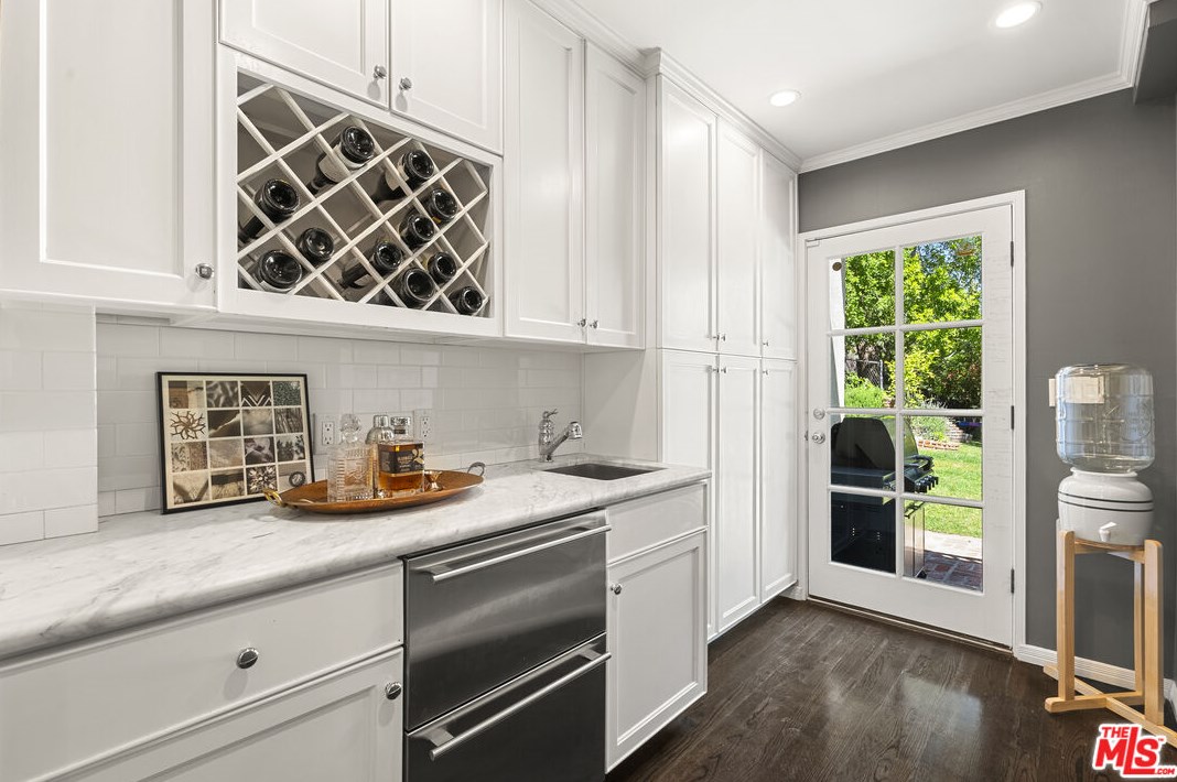 7613 Willow Glen Rd, Los Angeles CA  90046-1655 exterior