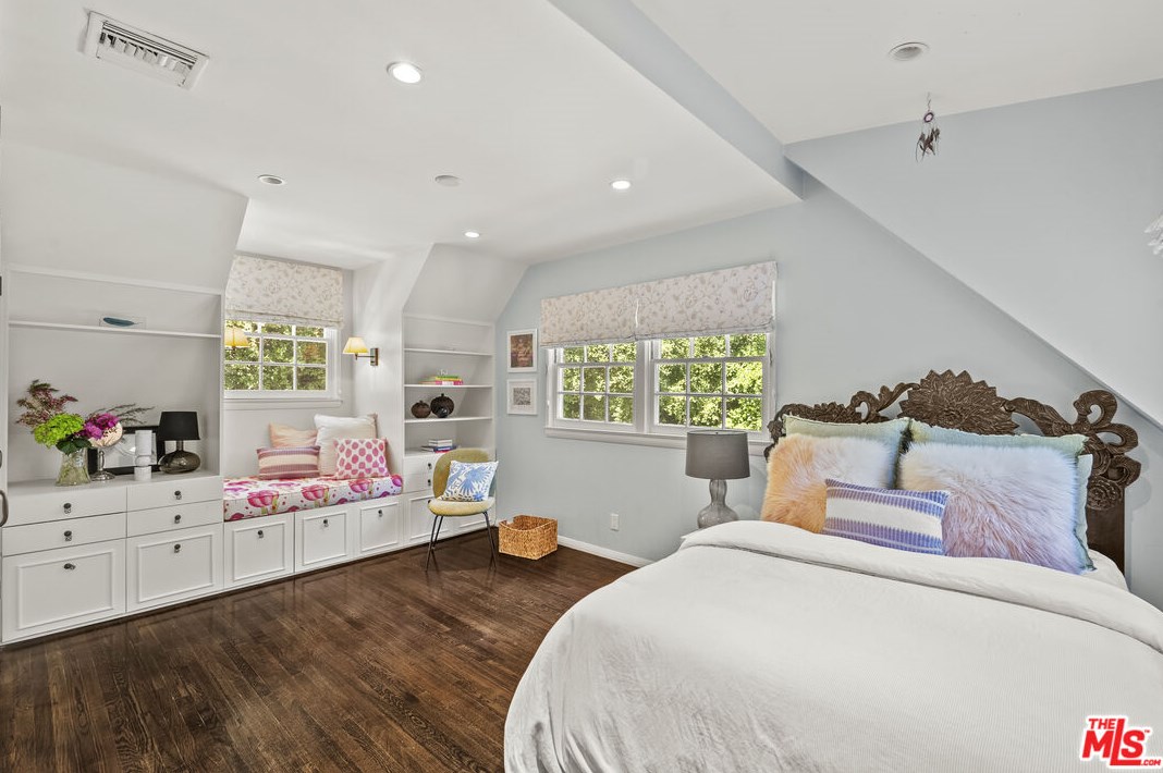 7613 Willow Glen Rd, Los Angeles CA  90046-1655 exterior