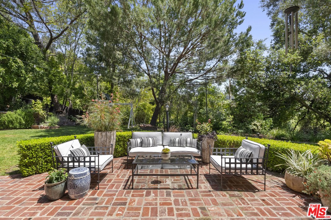 7613 Willow Glen Rd, Los Angeles CA  90046-1655 exterior