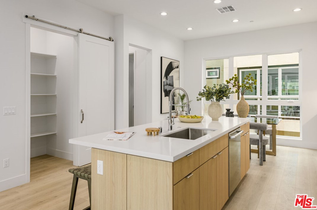 1248 Lodi Pl, Los Angeles CA  90038-1710 exterior