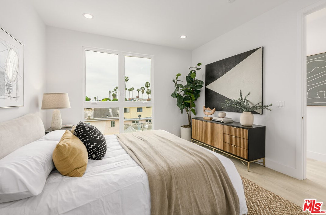 1248 Lodi Pl, Los Angeles CA  90038-1710 exterior
